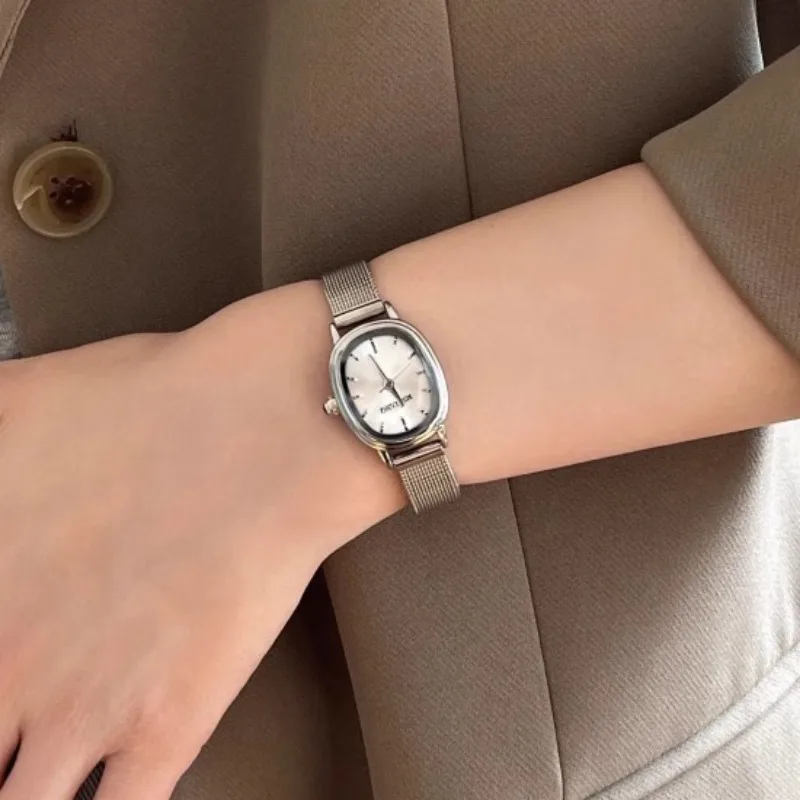 Small Oval Dial Green Watch Si - đánh giá và giá Luxury Watch Casio
